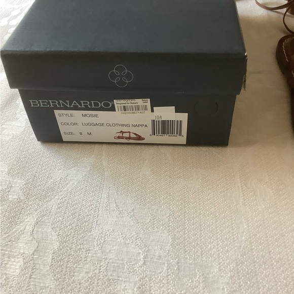 BERNARDO MOSIE lace up flat sandals 8 - Picture 4 of 6
